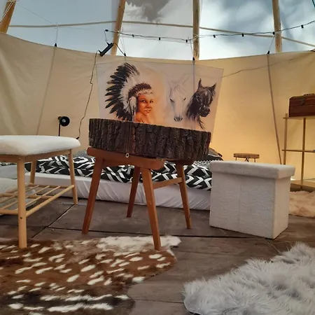 Zew Natury אוהל מפואר