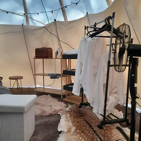 Zew Natury אוהל מפואר